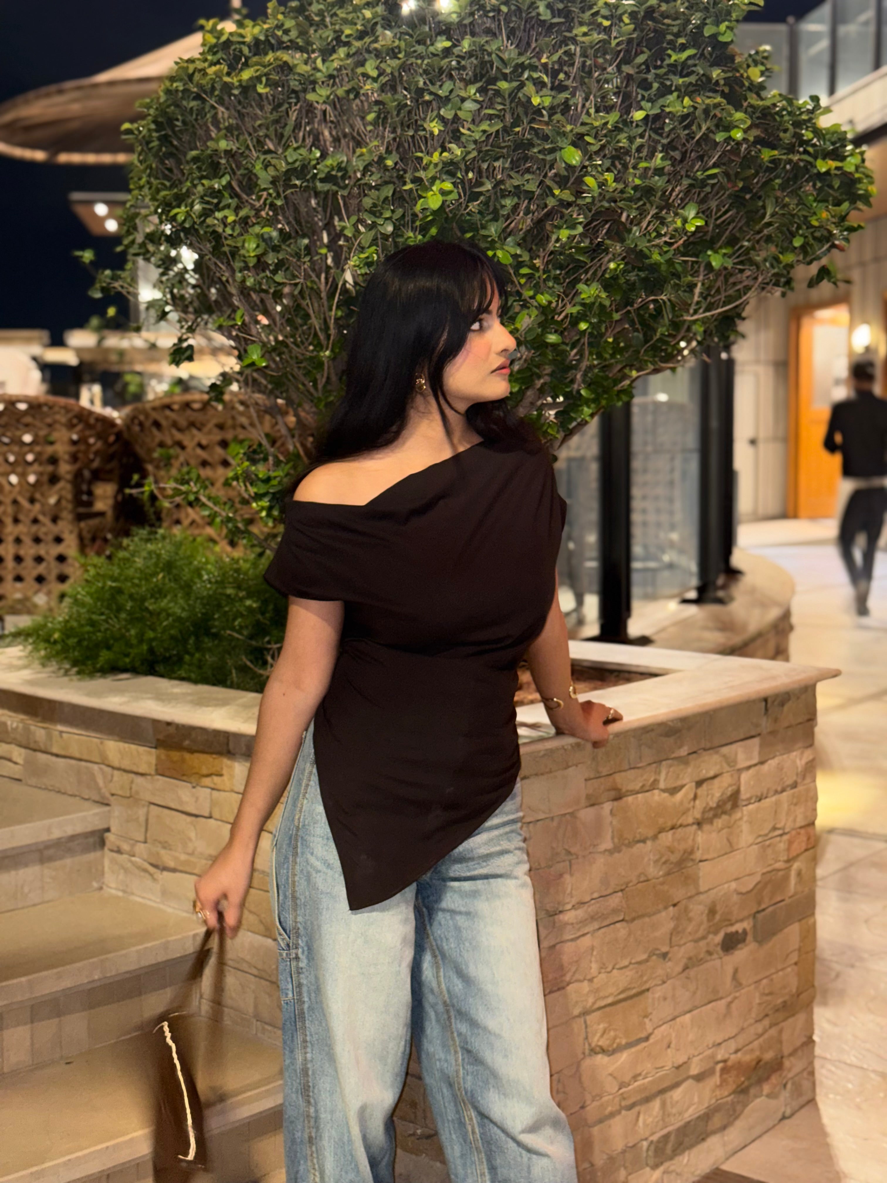 Asymmetrical tee