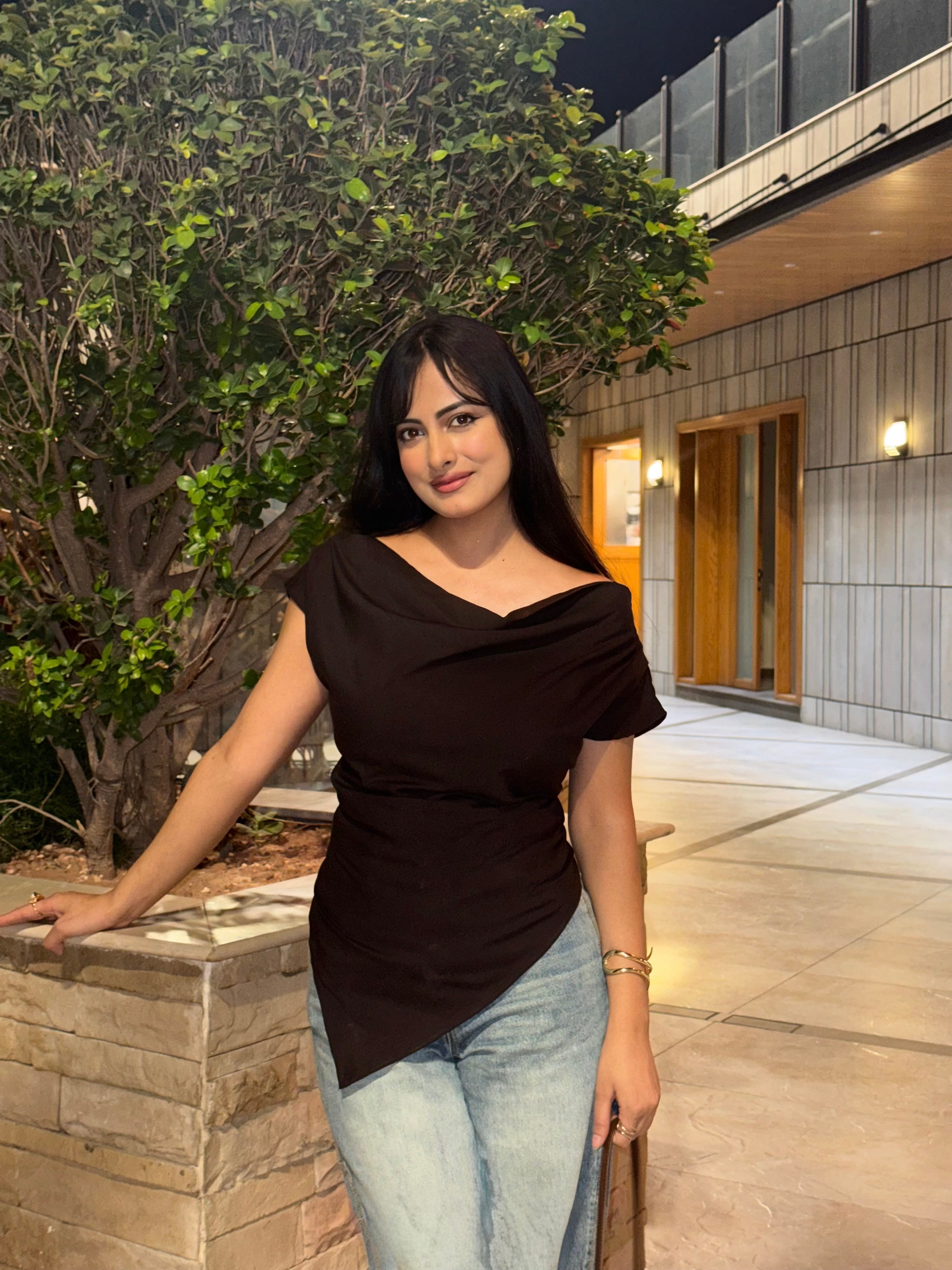 Asymmetrical tee